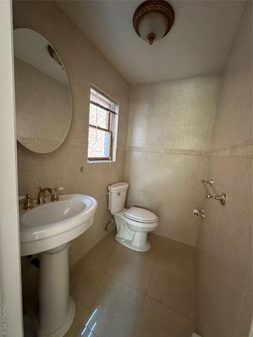 106 Woods Drive, Roslyn, NY 11576