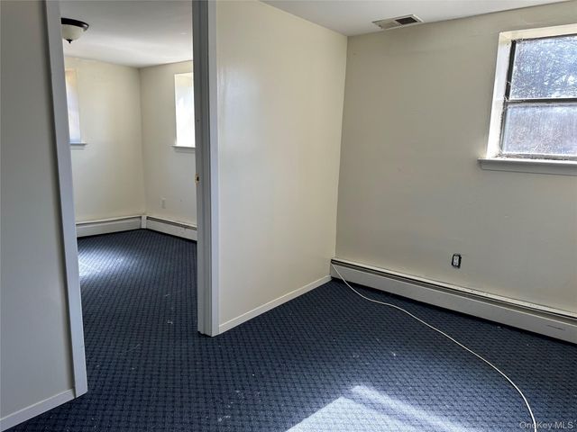 106 Woods Drive, Roslyn, NY 11576