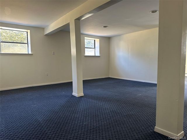 106 Woods Drive, Roslyn, NY 11576