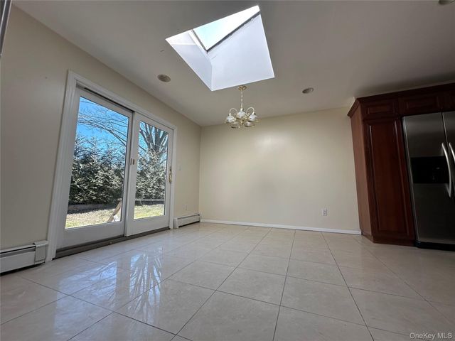 106 Woods Drive, Roslyn, NY 11576