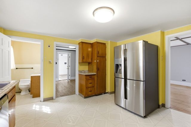 1067 Main St, Haverhill, MA 01830