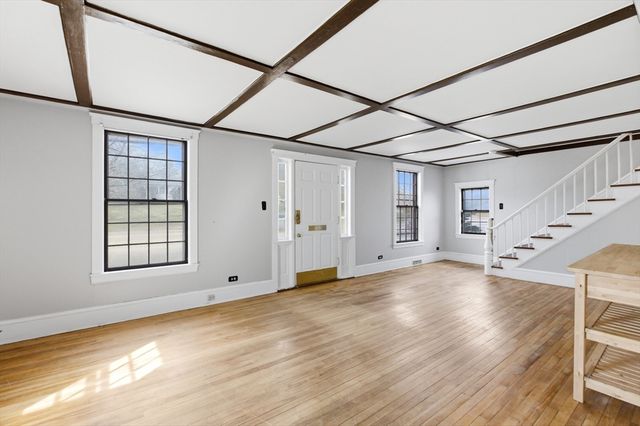 1067 Main St, Haverhill, MA 01830