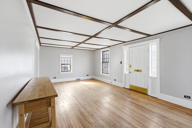 1067 Main St, Haverhill, MA 01830