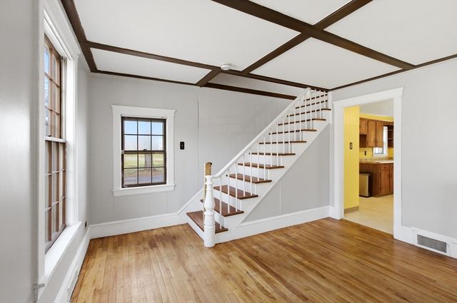 1067 Main St, Haverhill, MA 01830