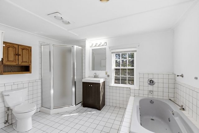 1067 Main St, Haverhill, MA 01830