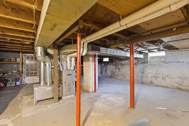 1067 Main St, Haverhill, MA 01830