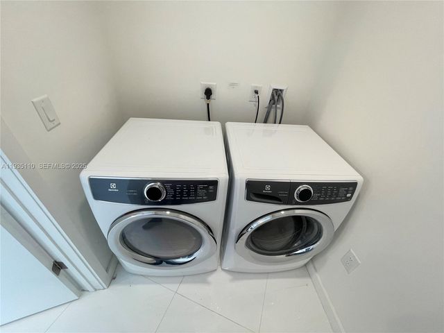 851 NE 1st Ave 3103, Miami, FL 33132