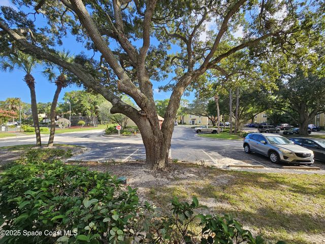 225 S Tropical Trail 201, Merritt Island, FL 32952