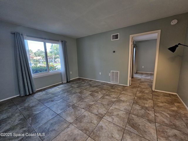 225 S Tropical Trail 201, Merritt Island, FL 32952