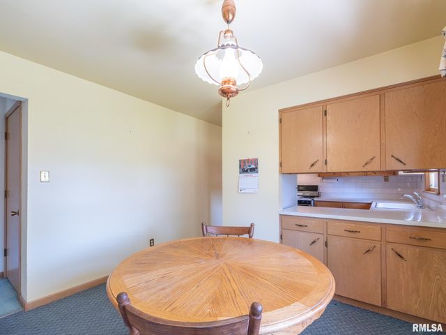 1709 Saint Clair Drive, Pekin, IL 61554