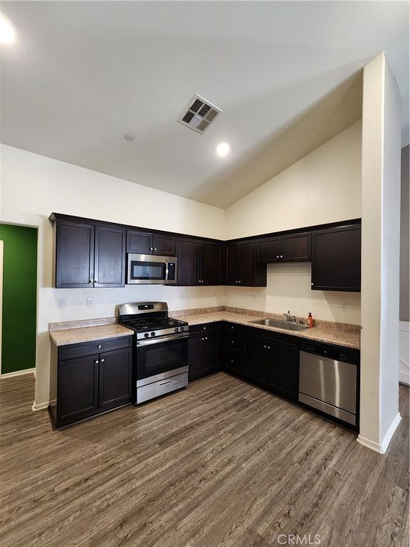 Image 3 of property listing at 1223 Pardee, San Jacinto, CA 92582