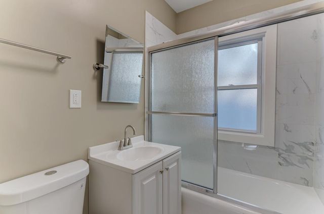 204 S 16th Avenue, Maywood, IL 60153