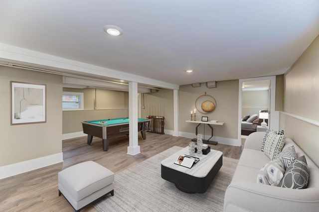 204 S 16th Avenue, Maywood, IL 60153