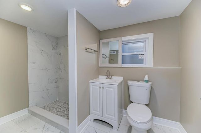 204 S 16th Avenue, Maywood, IL 60153