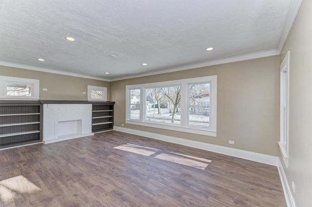 204 S 16th Avenue, Maywood, IL 60153