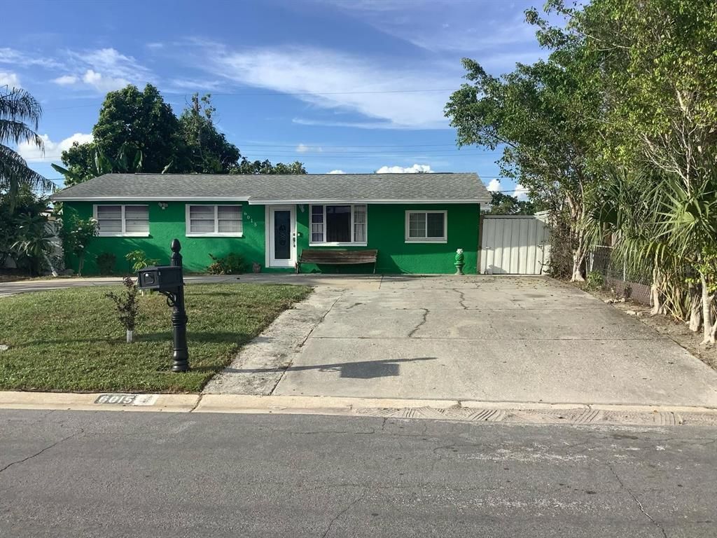 6015 W BURKE STREET, Tampa, FL 33634