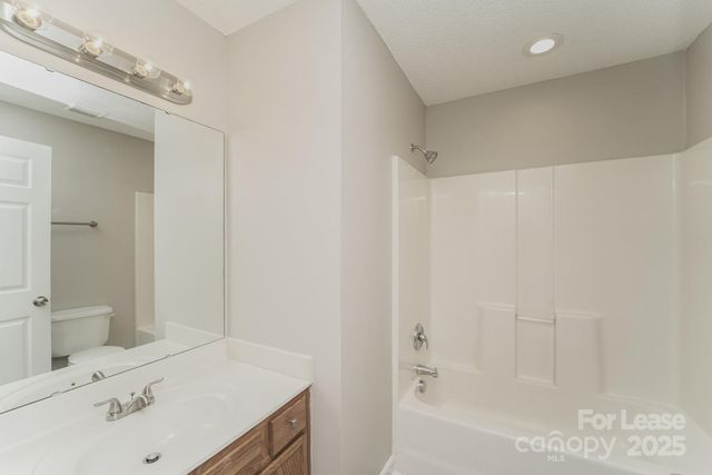 524 Lightspun Lane, Charlotte, NC 28216