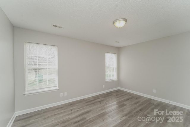 524 Lightspun Lane, Charlotte, NC 28216