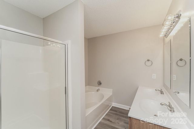 524 Lightspun Lane, Charlotte, NC 28216