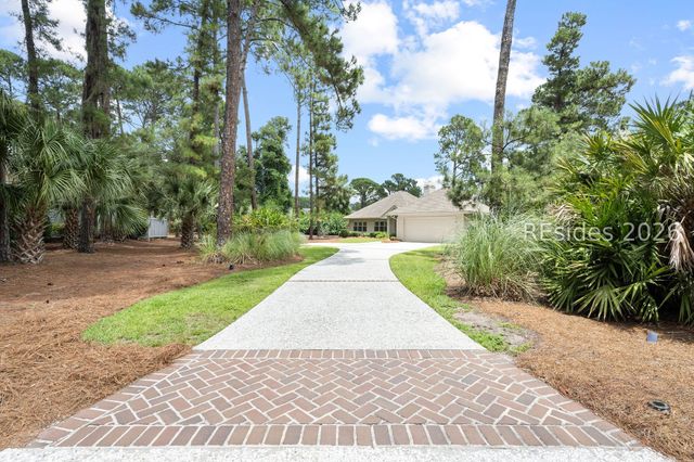 9 Wild Holly Ct, Hilton Head Island, SC 29926