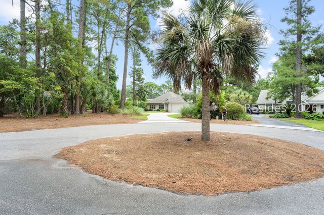 9 Wild Holly Ct, Hilton Head Island, SC 29926