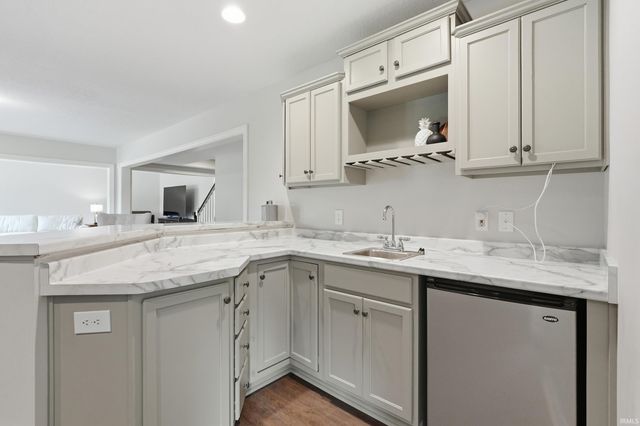 1003 Coral Isle Cove, Fort Wayne, IN 46845