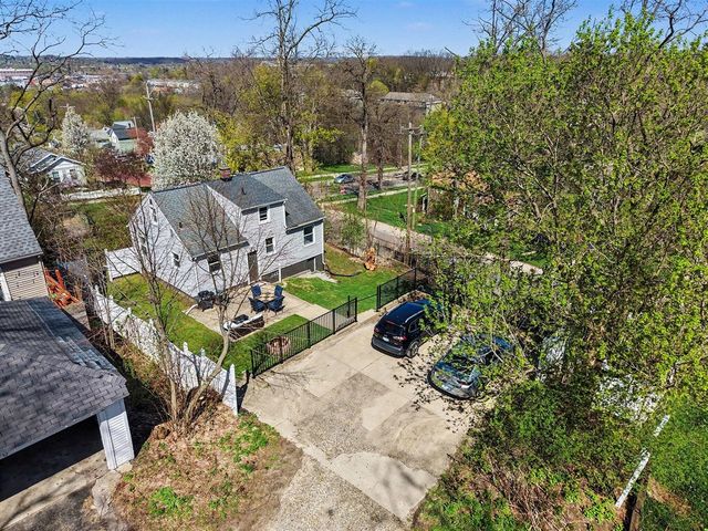 956 College Avenue, Grand Rapids, MI 49503
