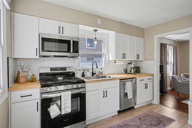 956 College Avenue, Grand Rapids, MI 49503