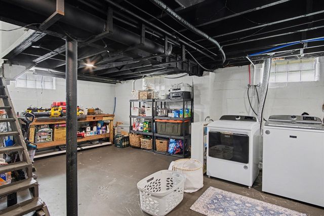 956 College Avenue, Grand Rapids, MI 49503