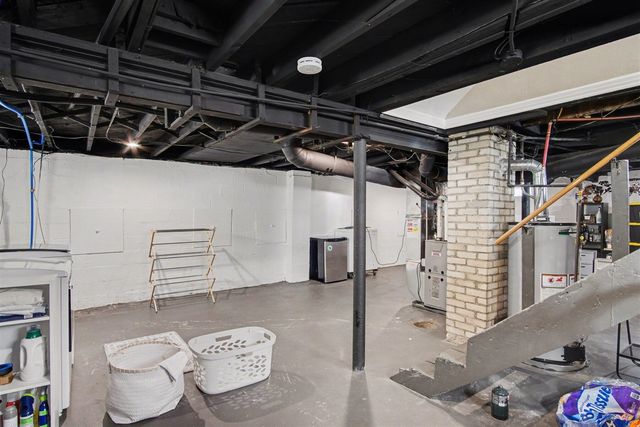 956 College Avenue, Grand Rapids, MI 49503