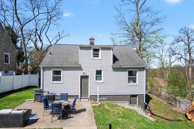 956 College Avenue, Grand Rapids, MI 49503