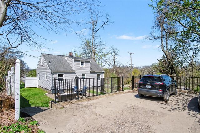 956 College Avenue, Grand Rapids, MI 49503