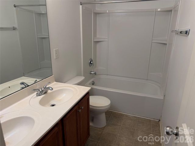 1240 Pinehaven Court, Charlotte, NC 28215