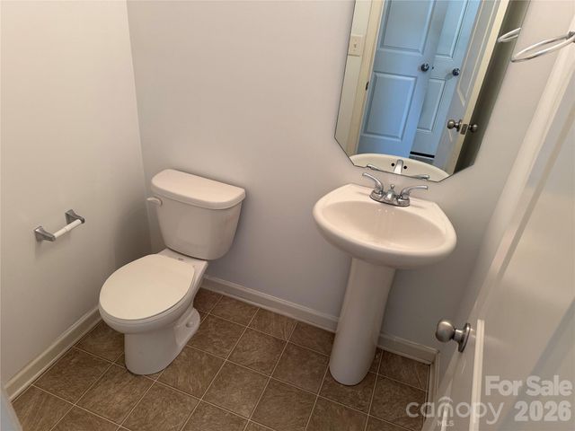 1240 Pinehaven Court, Charlotte, NC 28215