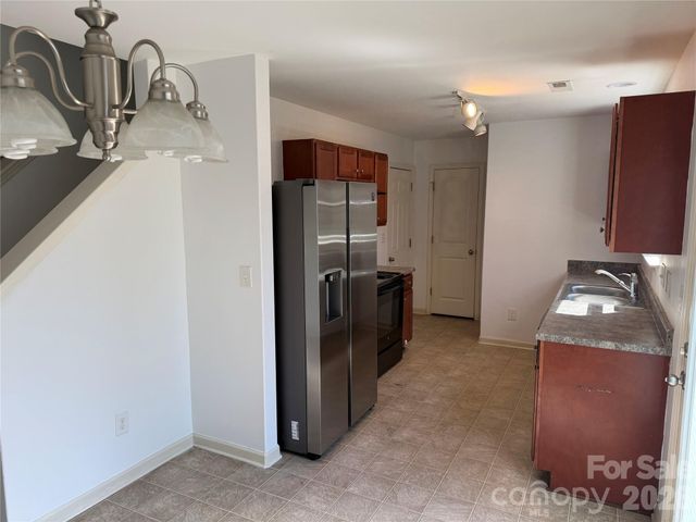 1240 Pinehaven Court, Charlotte, NC 28215