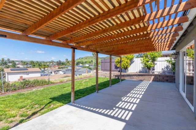 9722 Roe Dr, Santee, CA 92071