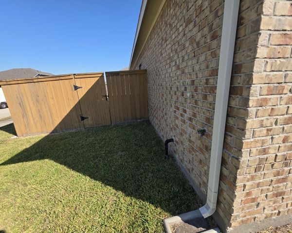 2429 Abbot Brook Drive, Rosharon, TX 77583
