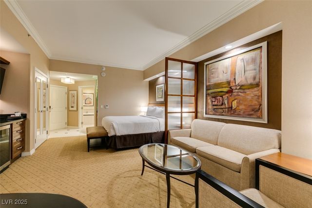 135 East HARMON Avenue 3709, Las Vegas, NV 89109