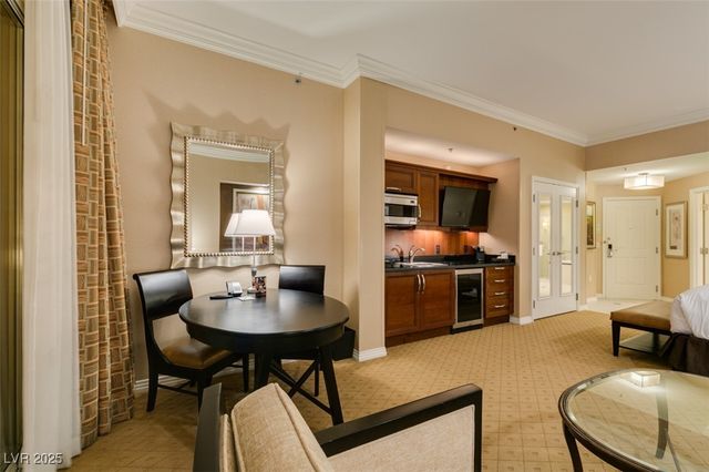 135 East HARMON Avenue 3709, Las Vegas, NV 89109