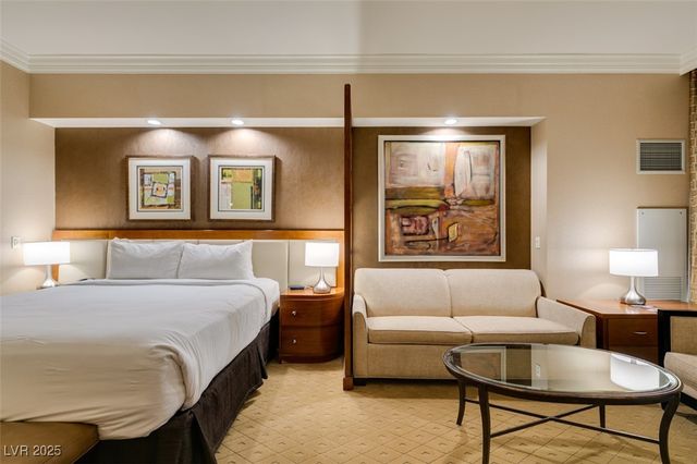 135 East HARMON Avenue 3709, Las Vegas, NV 89109