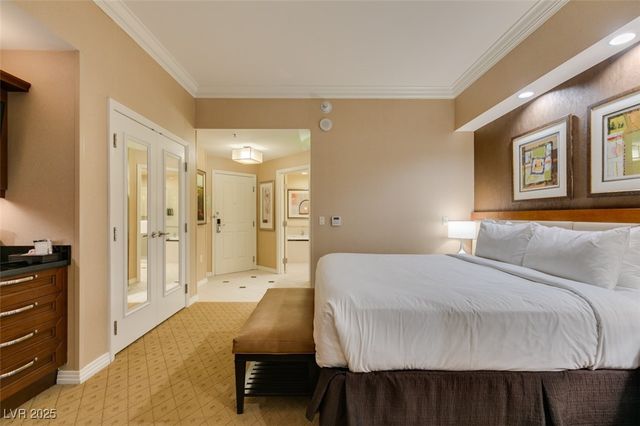 135 East HARMON Avenue 3709, Las Vegas, NV 89109