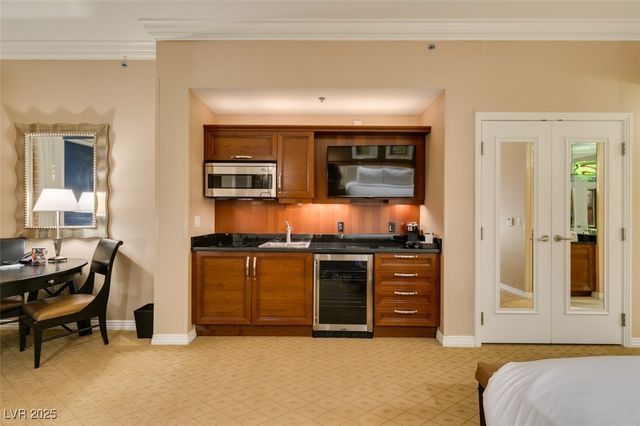 135 East HARMON Avenue 3709, Las Vegas, NV 89109