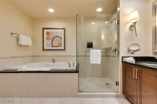 135 East HARMON Avenue 3709, Las Vegas, NV 89109