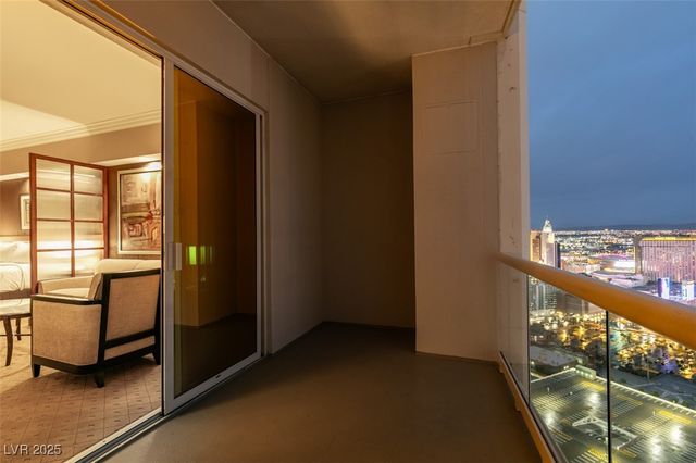 135 East HARMON Avenue 3709, Las Vegas, NV 89109