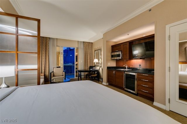 135 East HARMON Avenue 3709, Las Vegas, NV 89109