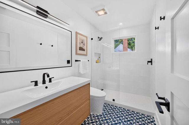 906 WADE AVE, Rockville, MD 20851