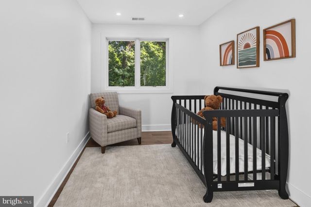 906 WADE AVE, Rockville, MD 20851