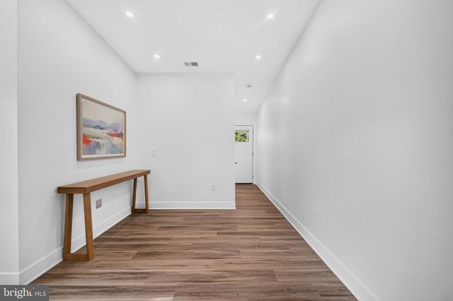 906 WADE AVE, Rockville, MD 20851