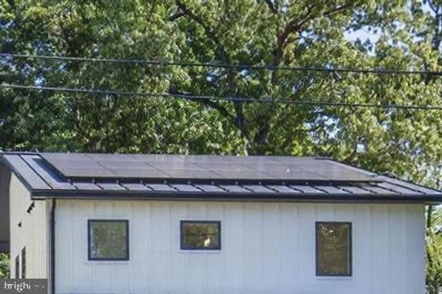 906 WADE AVE, Rockville, MD 20851