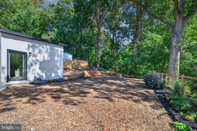 906 WADE AVE, Rockville, MD 20851